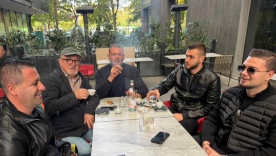 ‘U arratis pas urdhërarrestit nga SPAK’, Tom Doshi përgënjeshtron Berishën: O mashtrues, jam në mes të Tiranës! Kreu i PD fshin menjëherë postimin