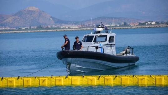 Igumenicë/ Gomonia lëshoi sinjalin “SOS” pranë brigjeve greke, policia gjen kanabis në të! Arrestohet 50-vjeçari shqiptar (Emri)