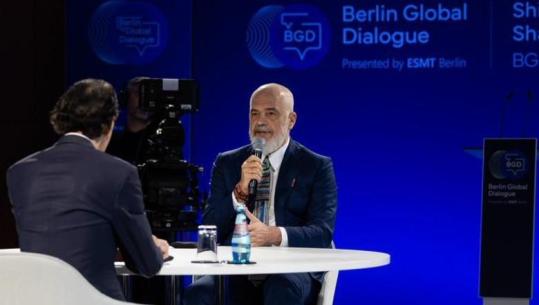 Momenti viral kur Rama ‘u tall’ me Trump, kryeministri: Ishte shaka mes miqsh! Demokratët në SHBA e përdorën për të sulmuar presidentin