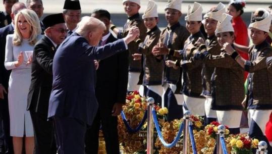 Trump e nisi turin në Azi me vallëzim, momenti bëhet viral (VIDEO)