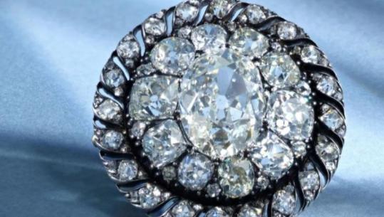 Napoleon Bonaparte e braktisi, kurora e diamantit do të dalë në ankand