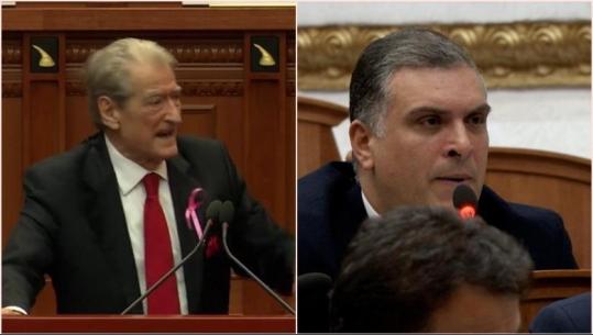Nuk i bëri asnjë pyetje, Berisha sulmon Dumanin ‘pas shpine’ kur ikën nga Kuvendi: Mashtrues ordiner, i shpifur! Blushi: Patronazhist (VIDEO)