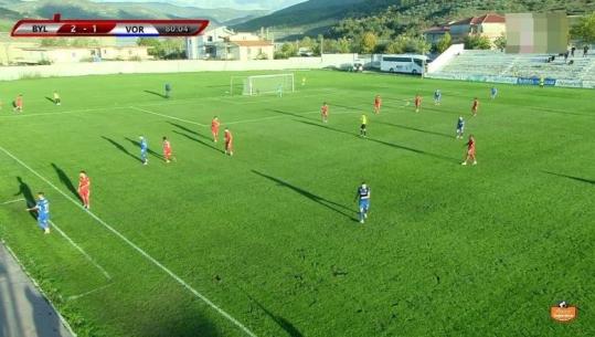 Bylisi rigjen fitoren, mposht Vorën 2-1 me dhjetë futbollistë! Debutuesit dy humbje radhazi