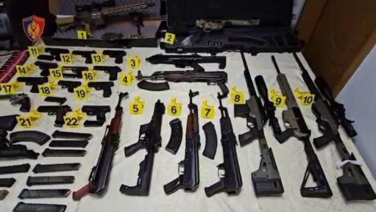 Pistoleta të disa lojeve, 5 snajperë e 1 silenciator, ja arsenali i armëve që u kap në Tiranë! U gjetën dhe 15 mijë fishekë dhe pajisje gjurmimi e shpërthimi në distancë