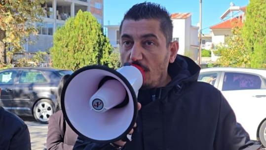 Fier/ Naftëtarët e 'Bankers’ prej 15 ditësh në grevë: Po na bëjnë presion me litarin e varfërisë dhe bukën e fëmijëve