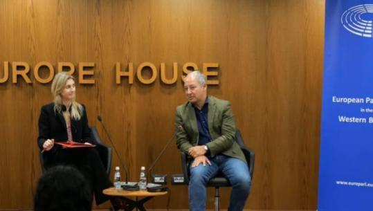 Schieder:  Shqipëria zgjodhi mënyrën më radikale për reformimin e drejtësisë! SPAK, institucioni më i pavarur! Kritikat e sulmet ndaj tij? Duhet t’ua lëmë prokurorëve punën