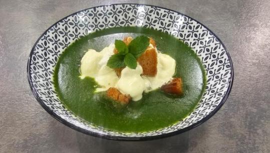 Krem spinaqi me bukë të skuqur nga zonja Albana