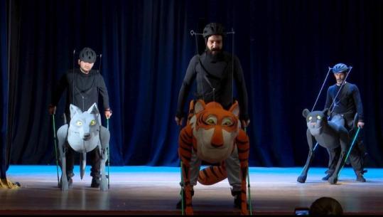 “Libri i xhunglës”, pyll dhe kafshë “të vërteta” në skenën e Teatrit të Kukullave