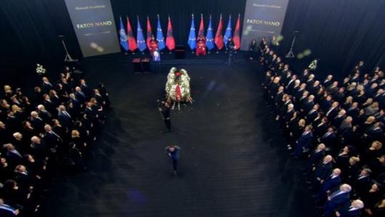 Homazhet/ 1 minutë heshtje për ndarjen nga jeta të Fatos Nanos