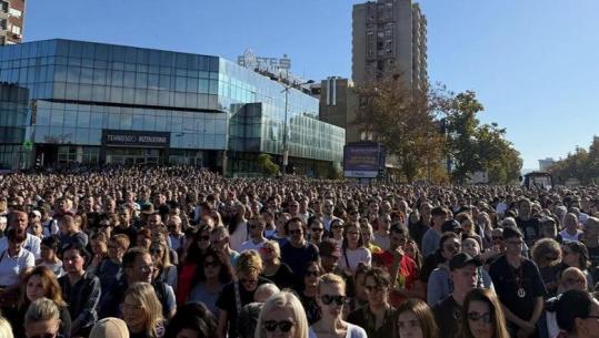 Serbi/ Dhuna rreth tendave në Beograd