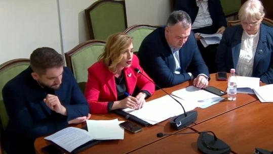 Arsimi profesional ‘përplas’ qeverinë me opozitën te ‘Edukimi’! Zv. ministrja: 63% e të diplomuarve punësohen! Opozita: Propagandë