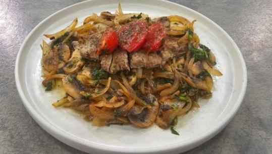 Biftek viçi me kërpudha nga zonja Albana