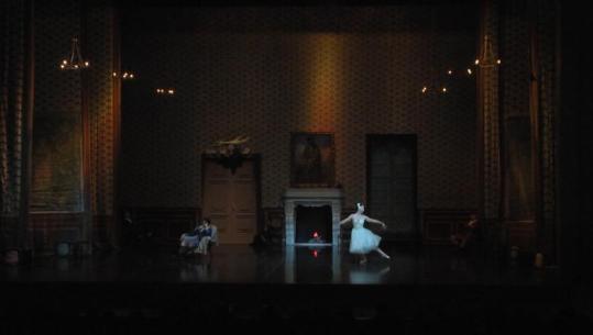 “La sylphide”, një përrallë mbi puante në skenën e Teatrit të Operës dhe Baletit