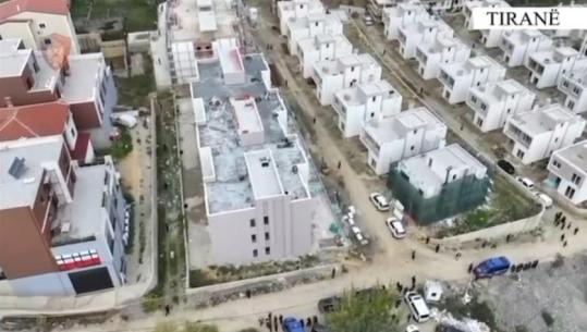 Ndërtuan 3 vila pa leje në Sauk, në pranga 5 inspektorë të IMT, 6 persona të tjerë në kërkim (VIDEO)