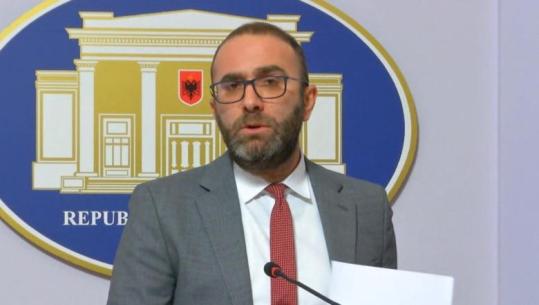 Marrja e pandehur e kryebashkiakes së Roskovecit, Bardhi: Do të përballet me pasojat e krimeve të saj! I bashkohet kryekrimeneles elektorale Balluku