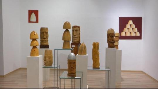 “Plisi”, një ekspozitë për simbolin kombëtar shqiptar  (VIDEO)