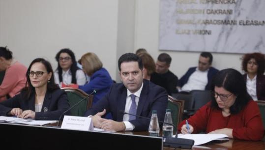 Ministri i Financave: Parashikojmë 886.7 miliardë lekë shpenzime publike, prioritet zhvillimi i kapitalit njerëzor dhe mirëqenia sociale