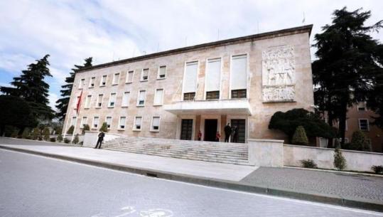 Qeveria shkarkon zëvendësministren e Shëndetësisë, Entela Ramosaçaj! Zëvendësohet nga Oltjon Muzaka