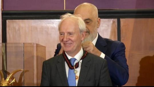 Rektori i Universiteti BOKU vlerësohet me Yllin e Mirënjohjes Publike: Dekorata, frymëzim dhe përkushtim për të ardhmen