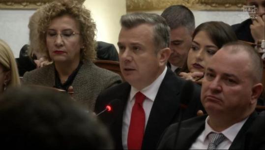 ‘Këta të dy lehin…’! Opozita kërkon përjashtimin e Ballës nga seanca: Na fyeu