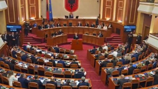 Parlamenti rrëzon me 77 vota kërkesën e PD për shkarkimin e Begajt