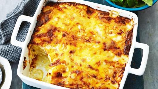 Musaka me patate dhe presh nga zonja Albana