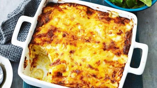 Musaka me patate dhe presh nga zonja Albana