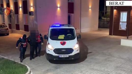 Berat/ Ndante kanabis në doza në banesë dhe më pas ia jepte bashkëpunëtorit për ta shitur, pranga 21 vjeçari! Nis hetimi për tjetrin