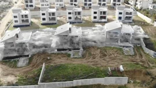 VIDEO/ Tejkaluan lejen e ndërtimit, momenti kur shemben me shpërthim të kontrolluar 3 vilat në Sauk