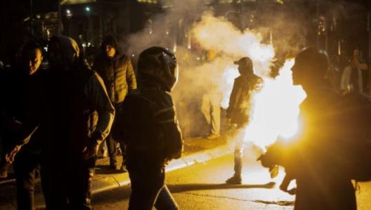 Nga Sarajeva në Ukrainë e deri në Serbi: Kush kërcënoi me masakër në protestën në Beograd?