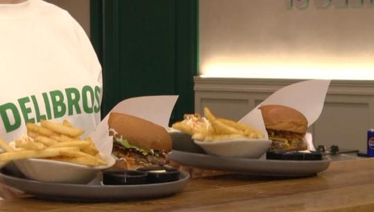 Standarde të larta në gastronominë shqiptare, të huajt mahniten nga burgerët e 'Delibros'