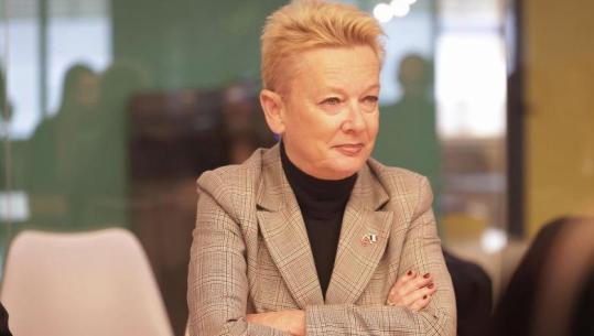 Ligji për barazinë gjinore/ Ambasadorja e Francës nga Korça: Mosdiskriminimi kundrejt çdo njeriu, vlera themelore të BE