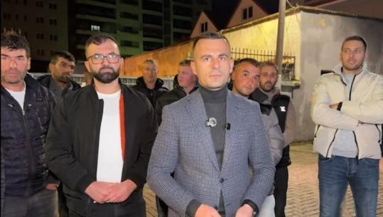 Pogradec/ Sherri në Këshillin Bashkiak, banorët kërkojnë lirimin e 27-vjeçarit që u konfrontua me këshilltarin! Arbër Lale: Engjëll Shyti, edhe ligjvënës, edhe punon në bashki