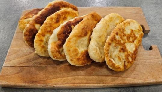 Pite me kefir dhe djathë nga zonja Albana