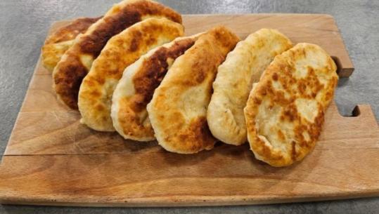 Pite me kefir dhe djathë nga zonja Albana