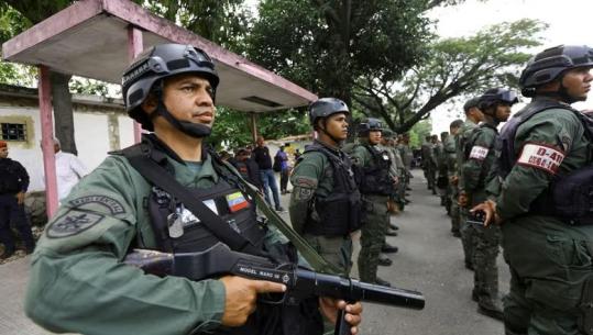 Venezuela njofton ‘mobilizim masiv’ të forcave ushtarake teksa anija luftarake më e madhe e Amerikës lundron në rajon