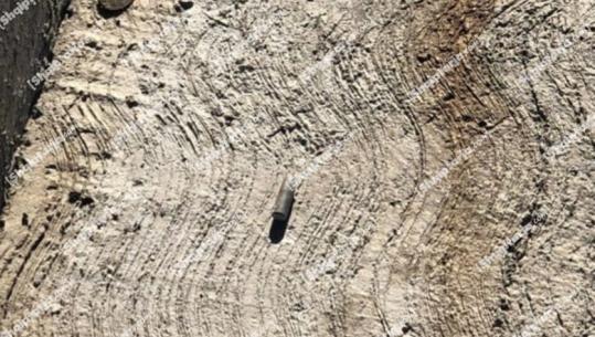 Një ditë pas atentatit në Rinas, në vendin e ngjarjes kanë mbetur gëzhoja