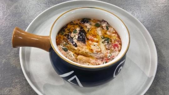 Patëllxhanë me domate e erëza të freskëta nga zonja Albana