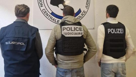 Bosi shqiptar i drogës u vodhi disa ton kanabis, ish-komandot e Ushtrisë Franceze e marrin peng! Ndërhyn Europol, 6 të arrestuar