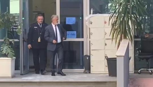 Transferimi i oficerit të AMP në Berat, ish-drejtori i Policisë së Shtetit, Muhamet Rrumbullaku në SPAK: Kur të thërret drejtësia duhet me u paraqit