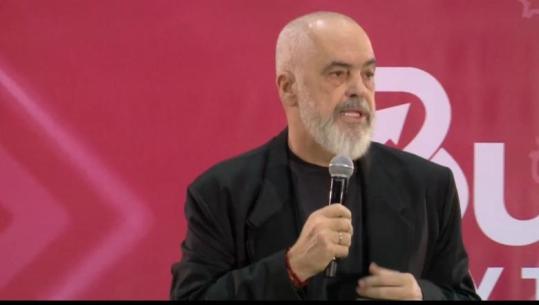 Rama me banorët e Tiranës: Në fillim të dhjetorit do të nisë shpërndarja e bonusit të fundvitit për pensionistët