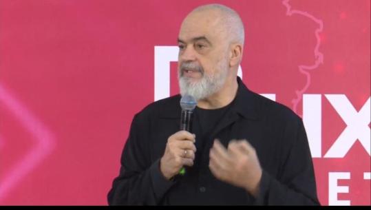 Rama batuta: Si mund t’u thuash vlonjatëve respektoje planin dhe mos u sill si vetë zot e shkop, mbret apo kryeministër