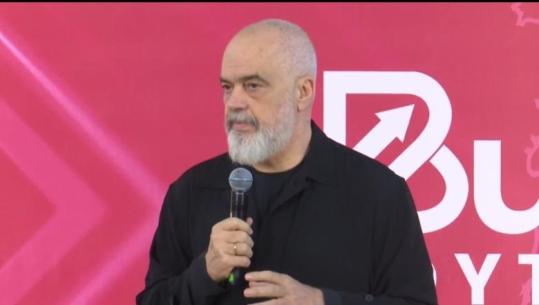 Rama: Pastërtia varet edhe nga disiplina e qytetarëve! Bizneset, problem numër 1! Shqiptarët bëjnë foto nga deti, por shishen e ujit e hedhin atje