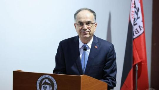 Presidenti Begaj vizitë në Gjirokastër: Gjuha shqipe është identiteti ynë kombëtar, trashëgimia që duhet ta mbrojmë me përkushtim