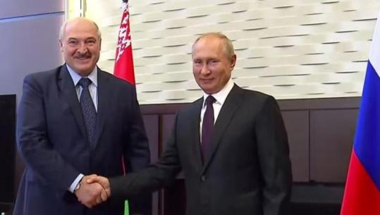 Kremlini: Putin dhe Lukashenko zhvilluan një bisedë telefonike