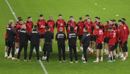 Frikë nga kartonat kundër Anglisë, Sylvinho dërgon në tribunë Mitajn dhe Shehun