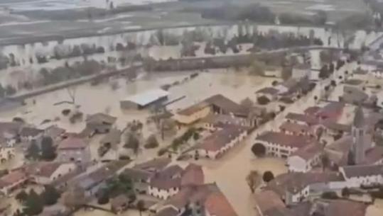 Moti i keq godet Italinë/ Rrëshqitje masive dherash dhe rrugë të përmbytura! Dy të zhdukur