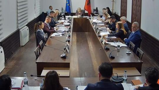 Opozita kundër ‘Paqes Fiskale’: Kush janë përfitues? Të përjashtohen bizneset subjekte të SPAK