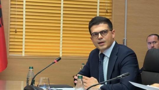 Moti i keq/ Ministrat takim me 12 prefektët e kryebashakiakët: Të koordinohemi për menaxhimin e situatës! Mbetën të bllokuar në një aks të Shkodrës, evakuohen 9 persona