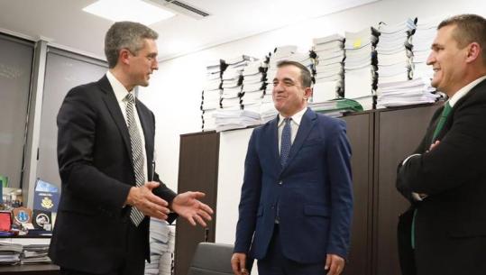  Ambasada e SHBA i rikthehet punës pas përfundimit të mbylljes së qeverisë amerikane: Forcojmë bashkëpunimin